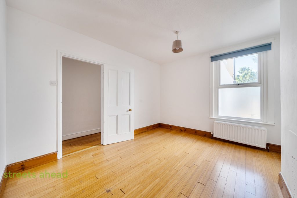 Property photo 3 of 15 611B9d79-6243-47d...