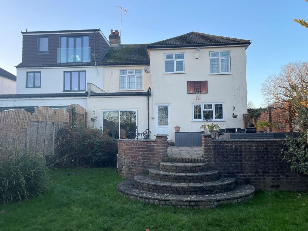 Property photo 2 of 23