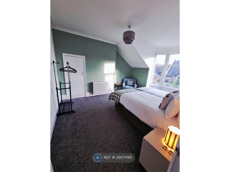 Property photo 2 of 25