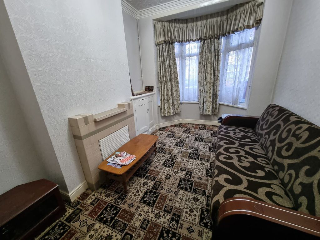 Property photo 3 of 9 Photograph 3