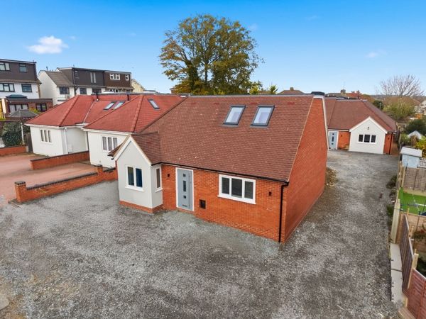 Property photo 1 of 26 Photo 11