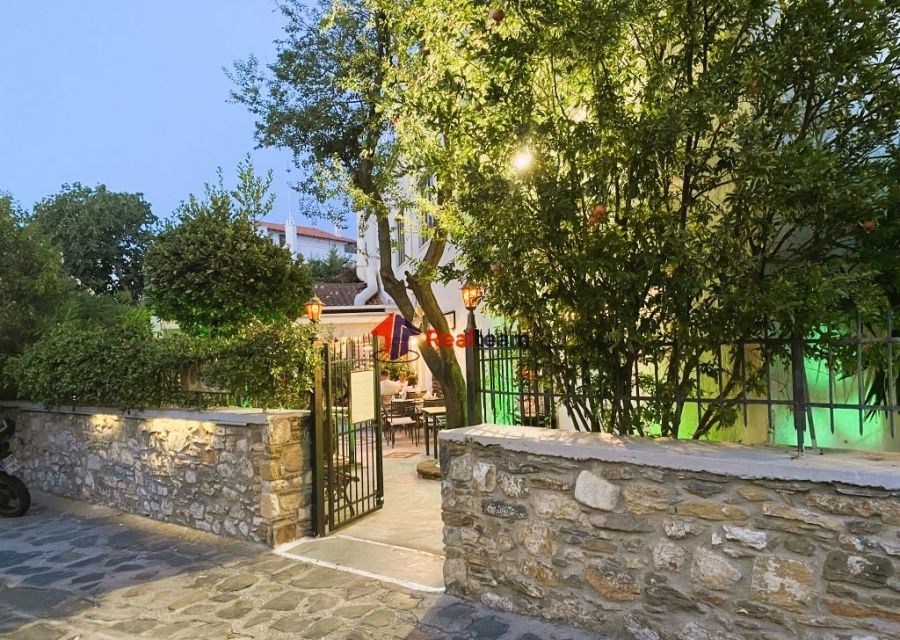 Property photo 1 of 23