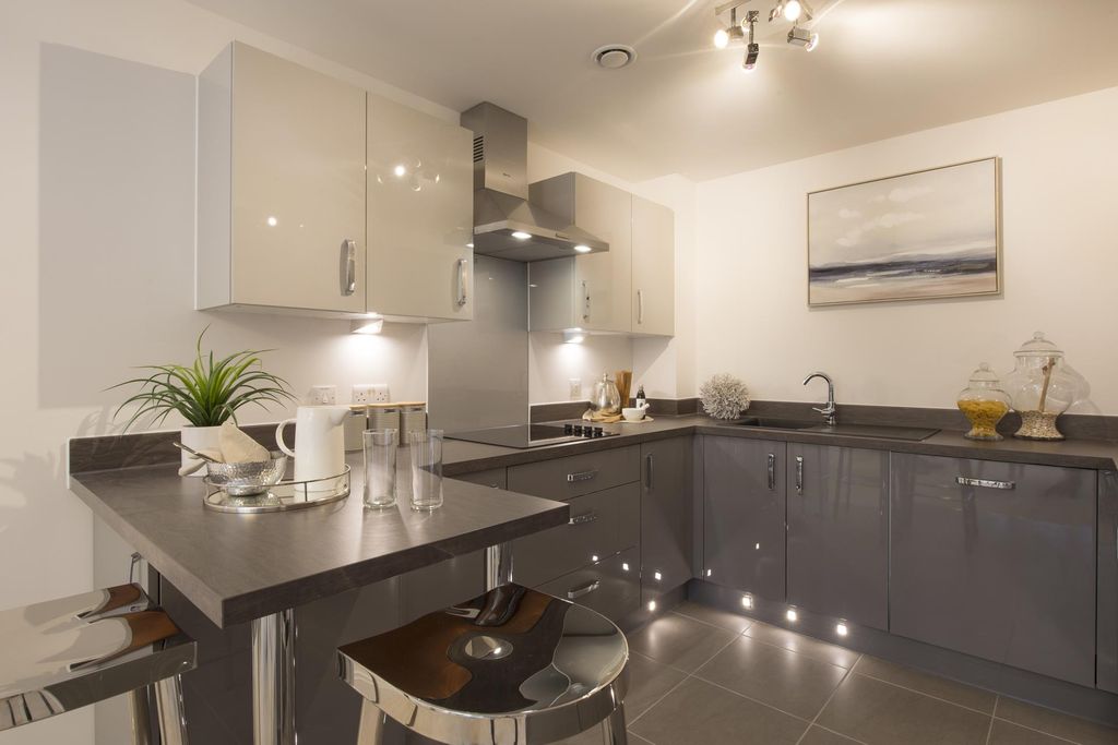 Property photo 1 of 11 Kitchen