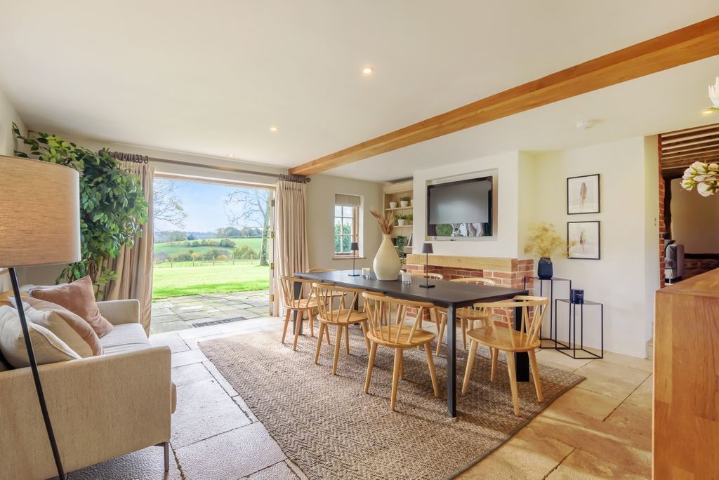 Property photo 2 of 16 923372 (5)