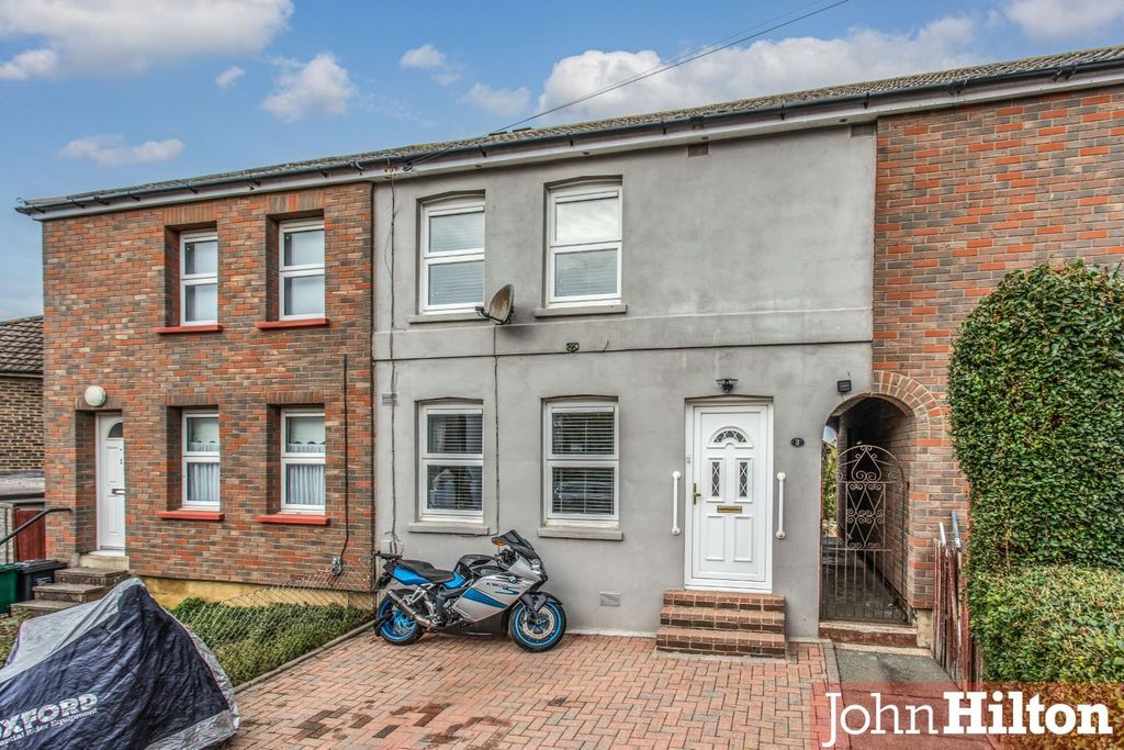 Property photo 1 of 12 Plumpton Road1.Jpg