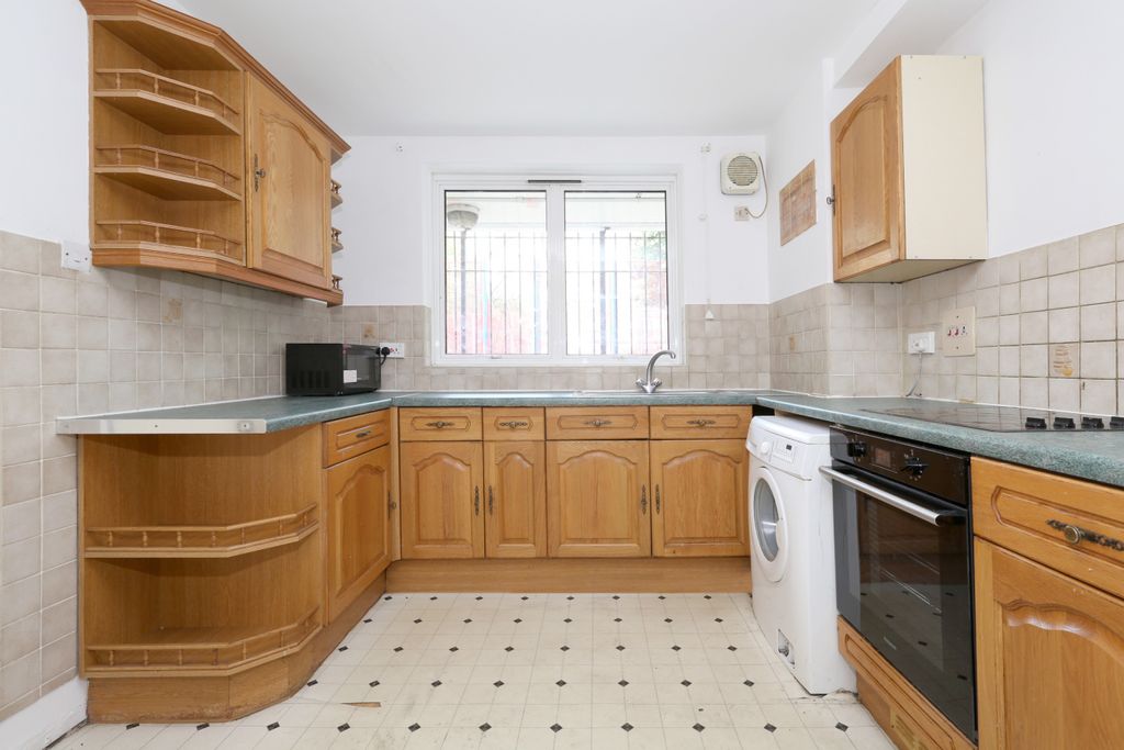 Property photo 3 of 8