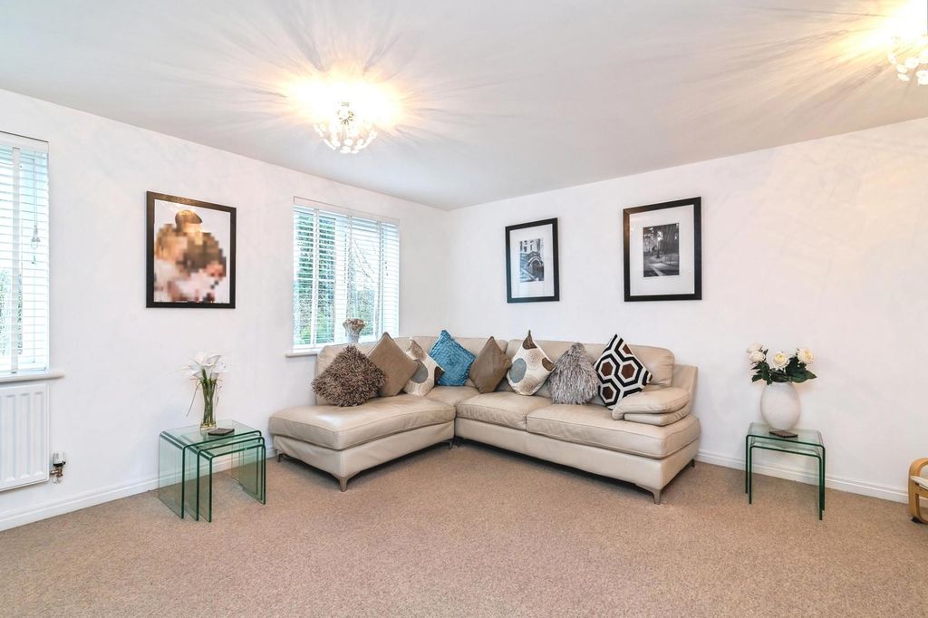 Property photo 2 of 22 Pbox-Img.Jpg