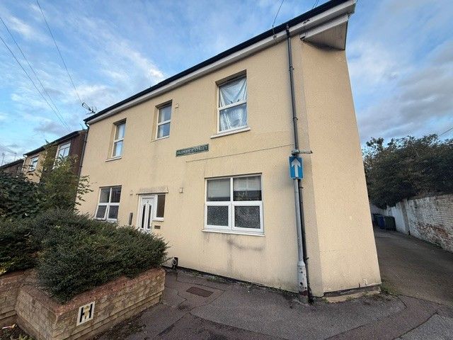 Property photo 1 of 5