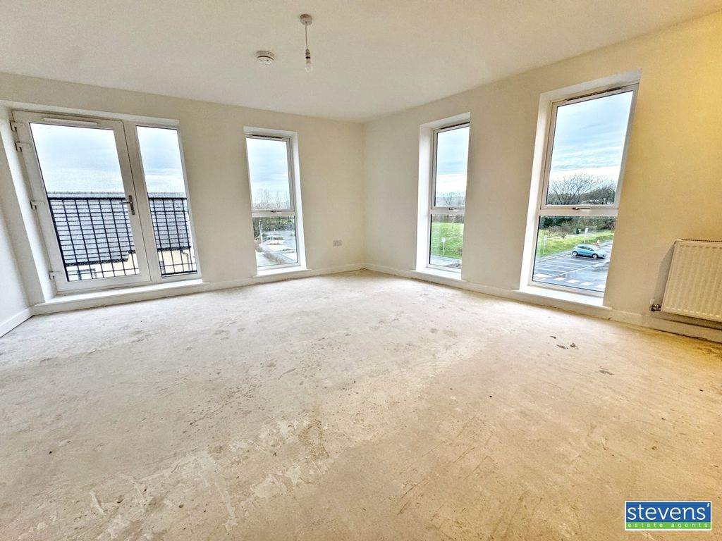 Property photo 3 of 7 Image00017