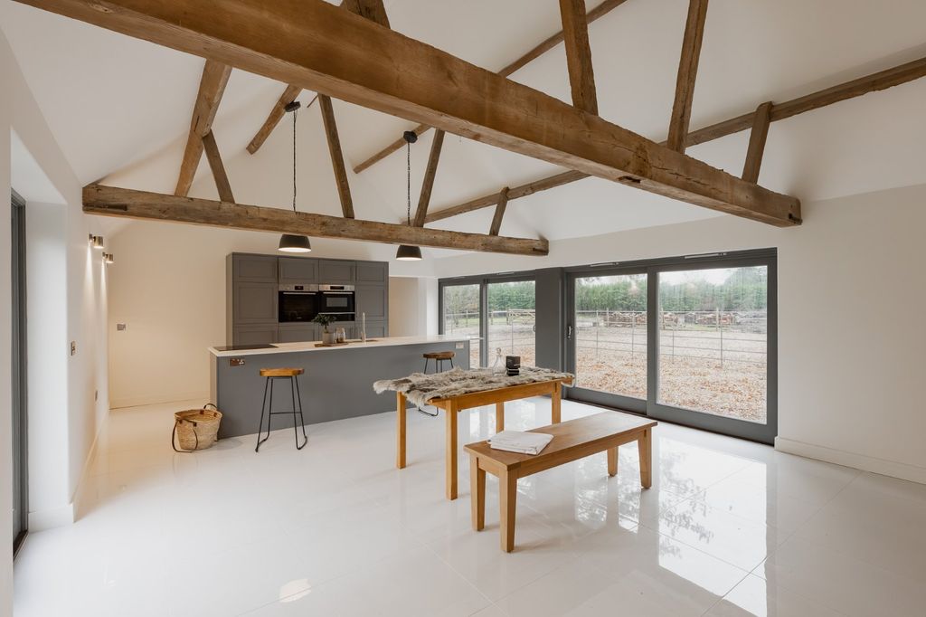 Property photo 2 of 9 Internal