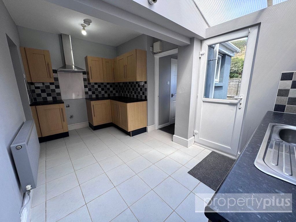 Property photo 3 of 12 Picture No. 12