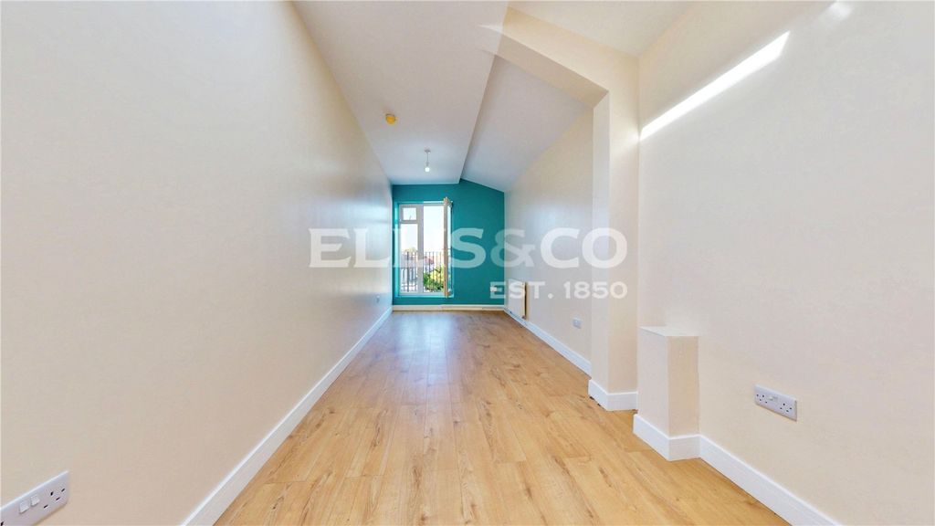 Property photo 2 of 17 Picture No. 02