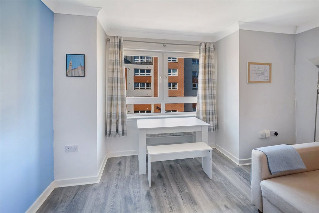 Property photo 3 of 18 Picture No. 12