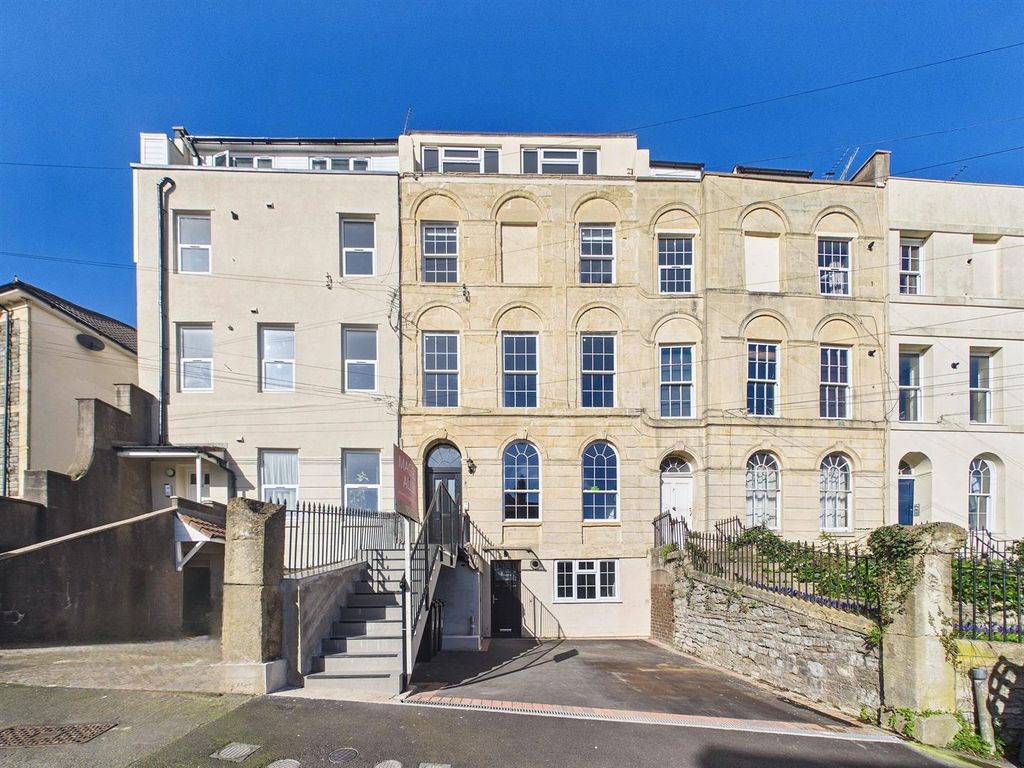Property photo 1 of 7 S7Bndcmo50Aepg8Sicfdha.Jpg