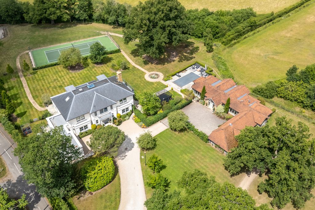 Property photo 2 of 26