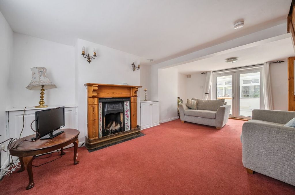 Property photo 2 of 17