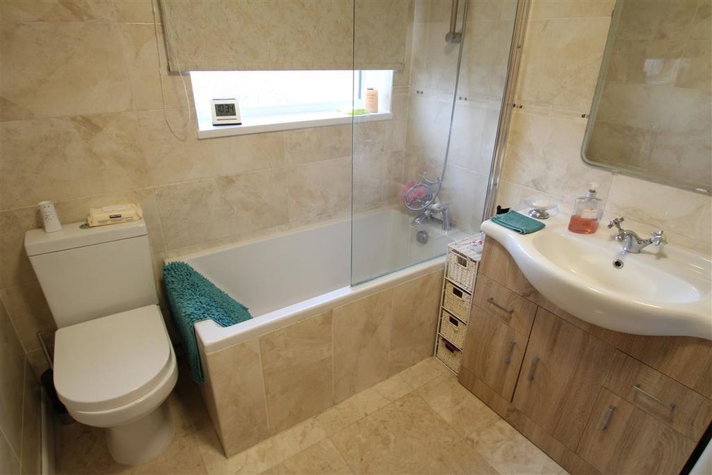 Property photo 3 of 7 Bathroom