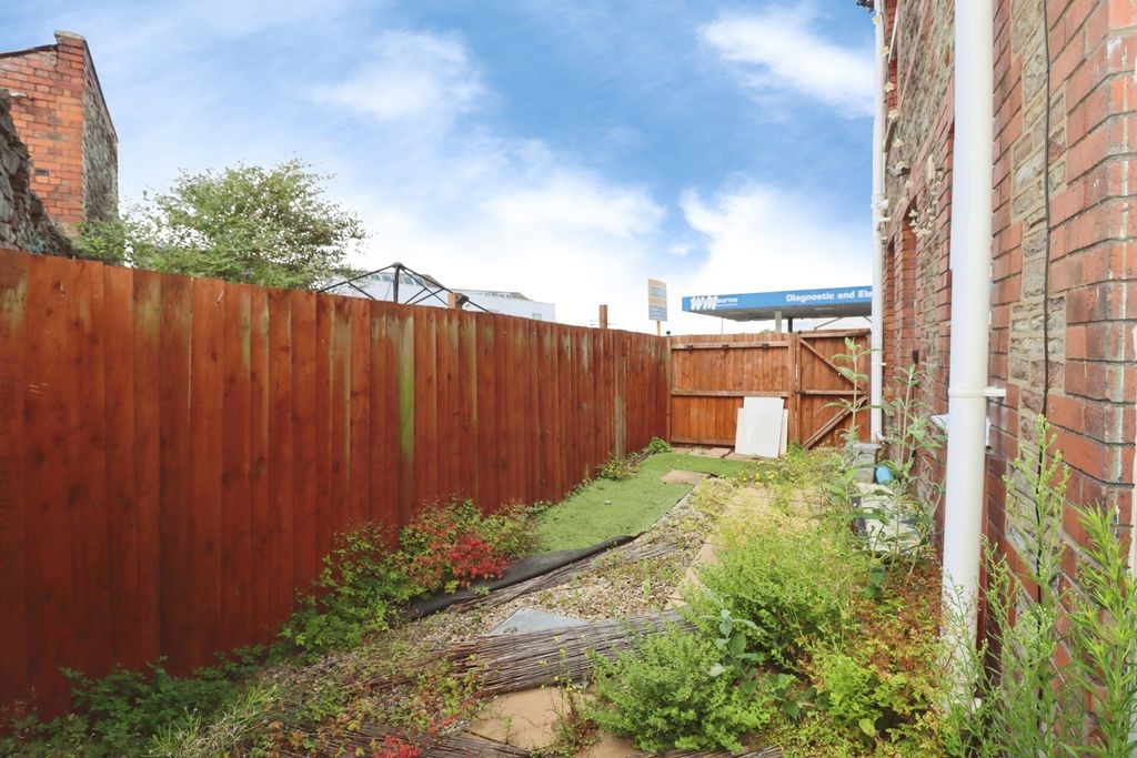 Property photo 3 of 17 Pbox-Img.Jpg