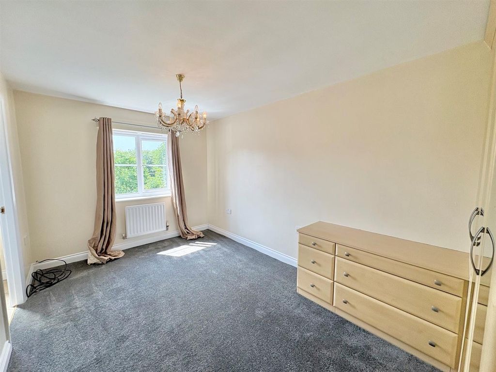 Property photo 3 of 16 Bedroom 2.Jpg