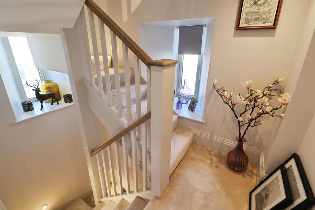 Additional image 10 of 3 bed flat for saleRest Bay, Porthcawl CF36