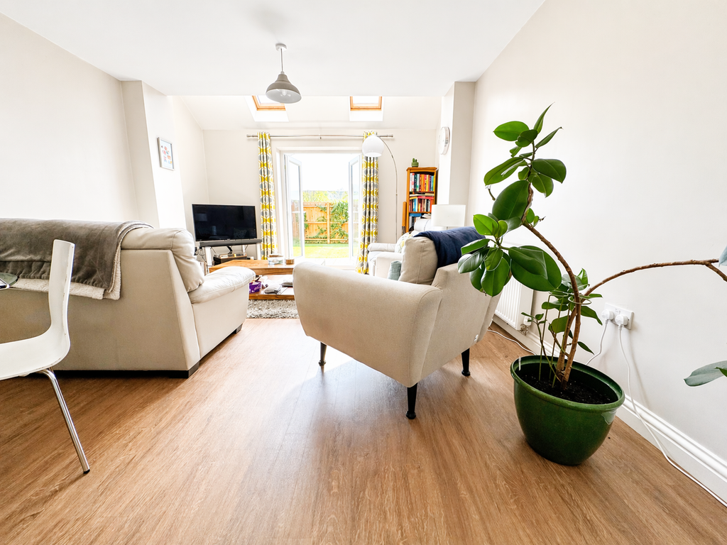 Property photo 1 of 15 696F29B0-33B4-42A8-84De-3976D2B06Ed1