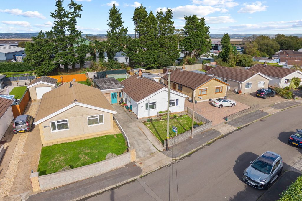 Property photo 1 of 28