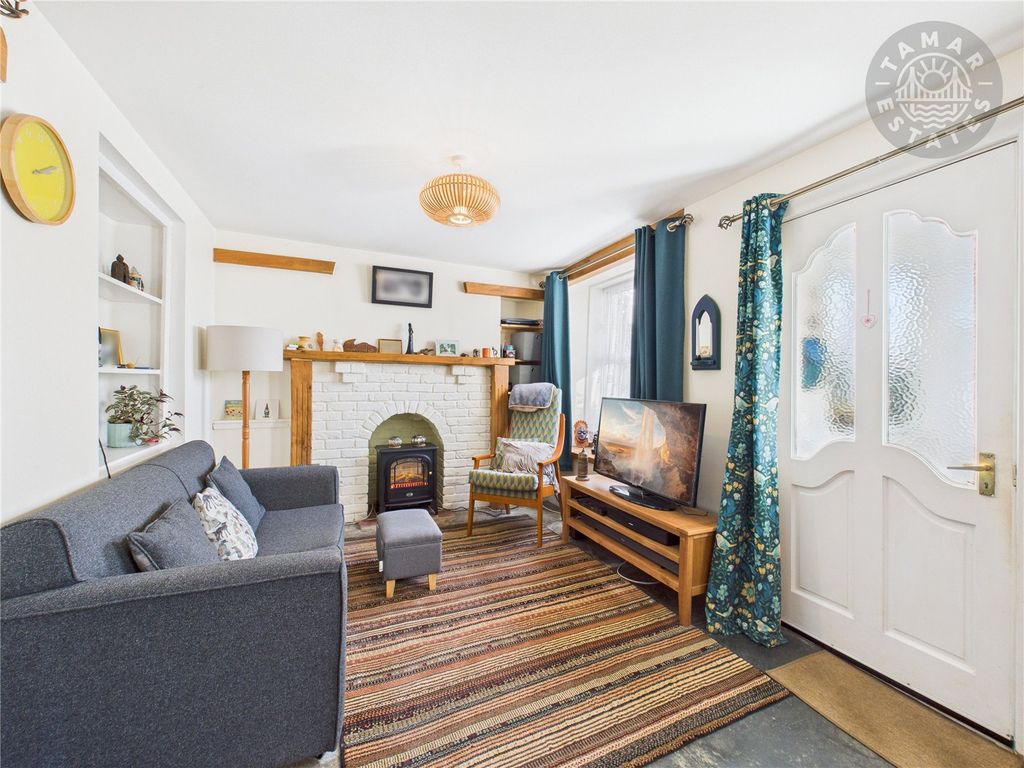 Property photo 2 of 11 Lounge/Dining Room