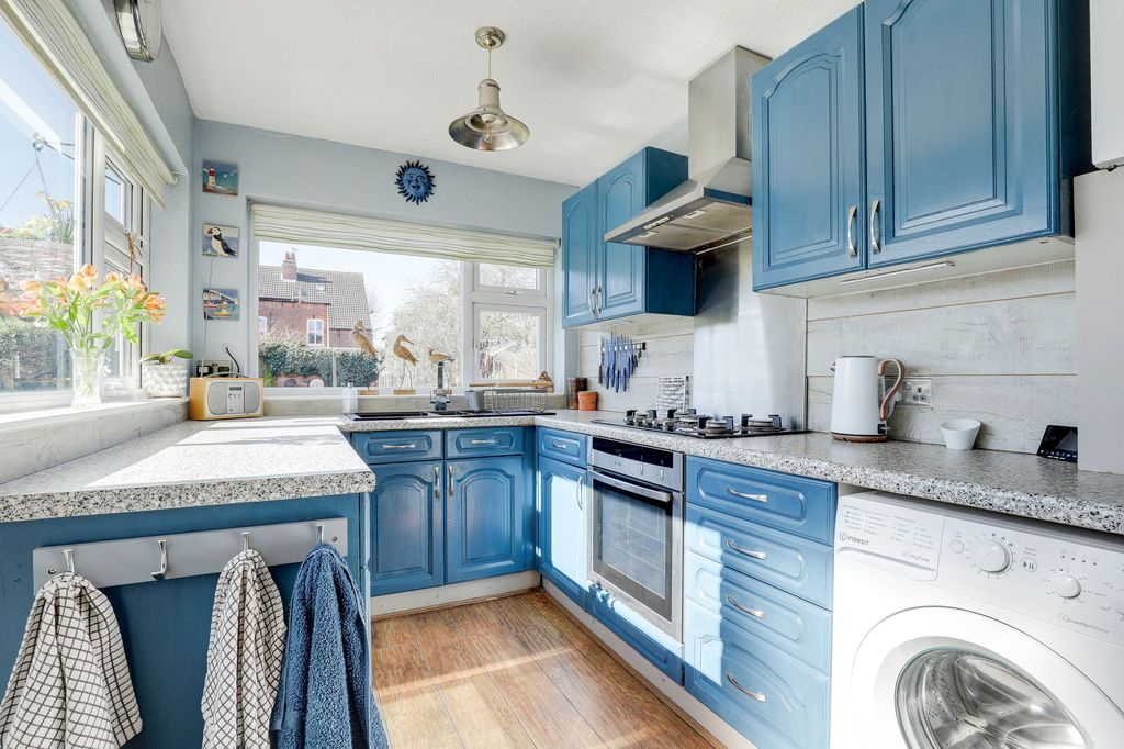 Property photo 3 of 34