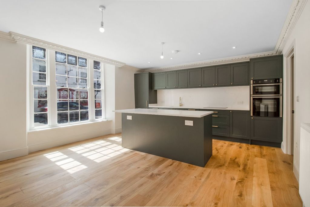 Property photo 3 of 13 Kitchen
