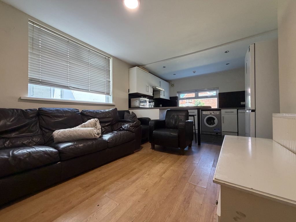 Property photo 3 of 16 Call 02920 454555 To Secure Your Viewing_3