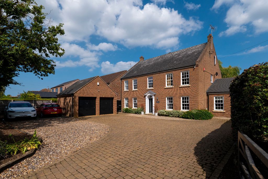 Property photo 1 of 40 4343011