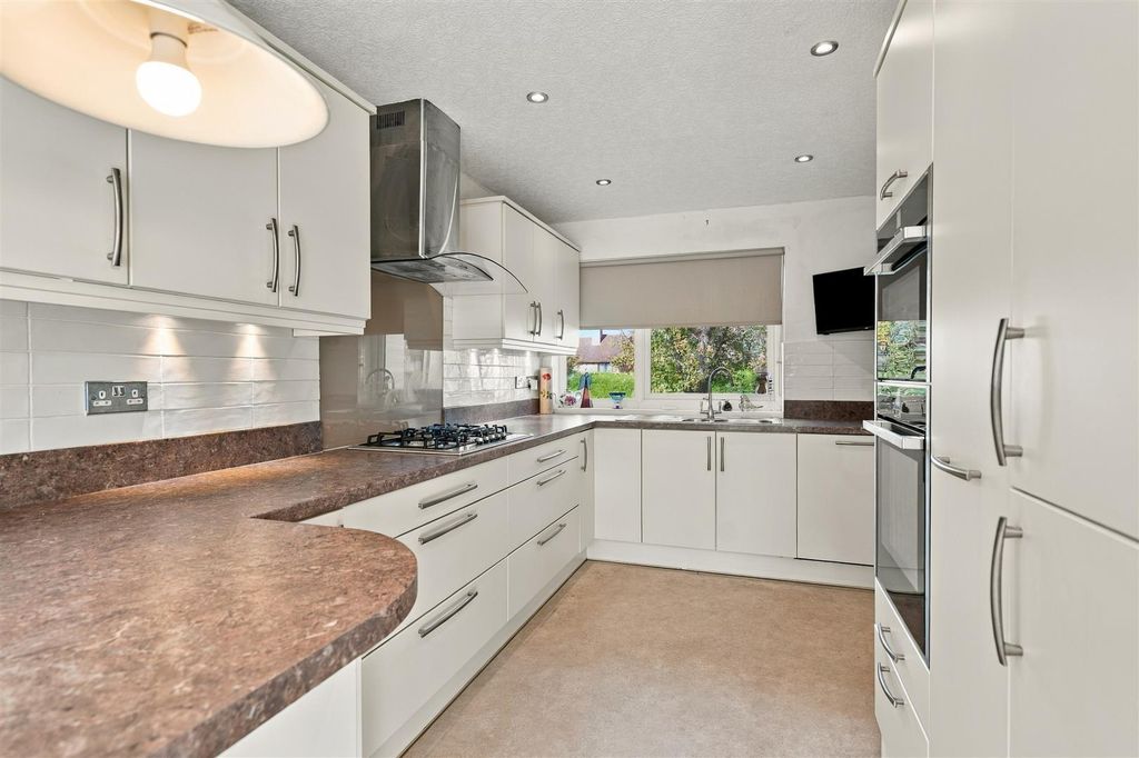 Property photo 2 of 15 15 Blacksmiths Lane 8.Jpg