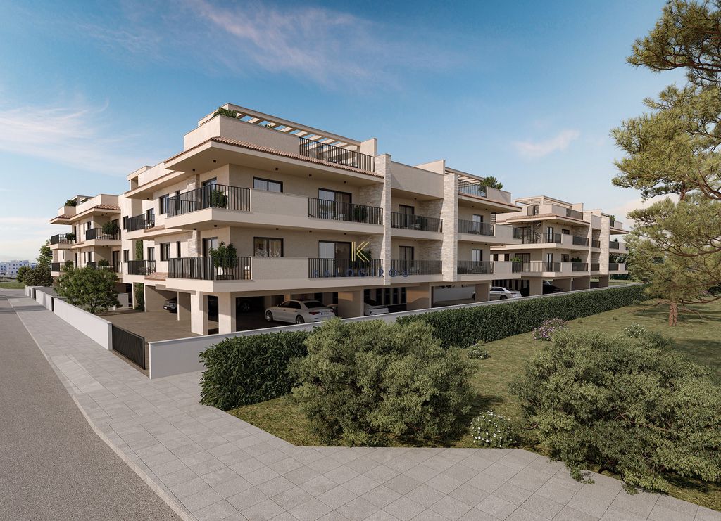 Property photo 3 of 21