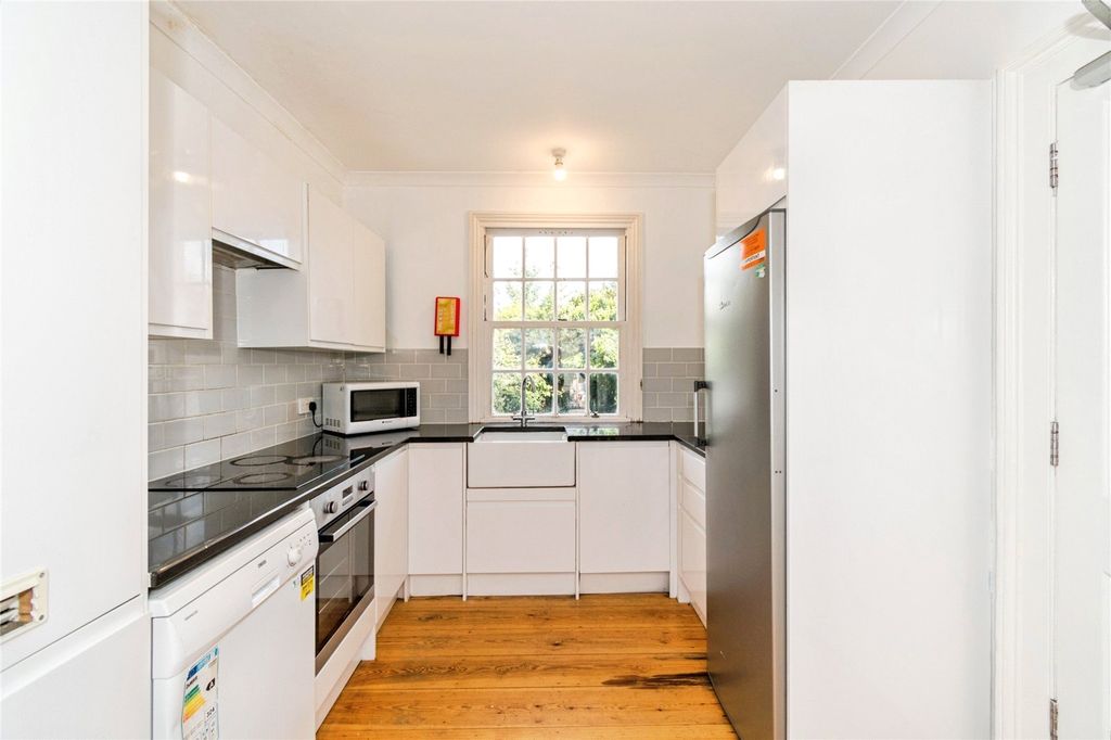 Property photo 3 of 16 Picture No. 27