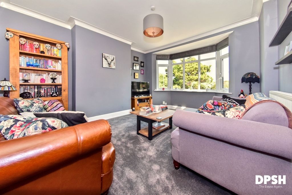 Property photo 2 of 31