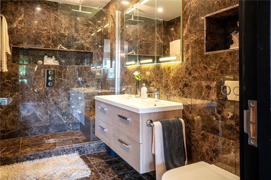 Additional image 10 of 3 bed flat for saleHigh Road, Chigwell, Essex IG7