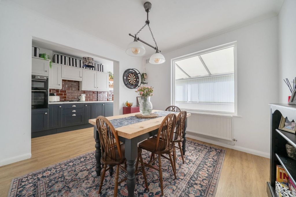 Property photo 2 of 11 1-69d503092178c-1439208-11-69d4c68Eb8784-1.Jpg