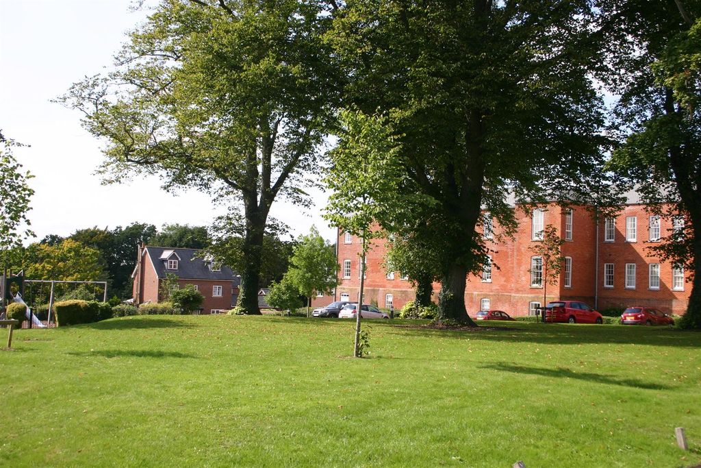 Property photo 2 of 13