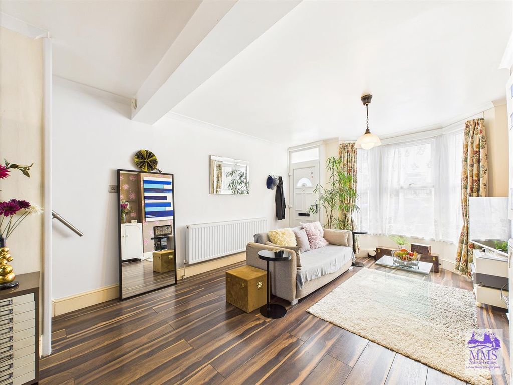 Property photo 2 of 17 Cam04098G0-Pr0047-Still001.Jpg