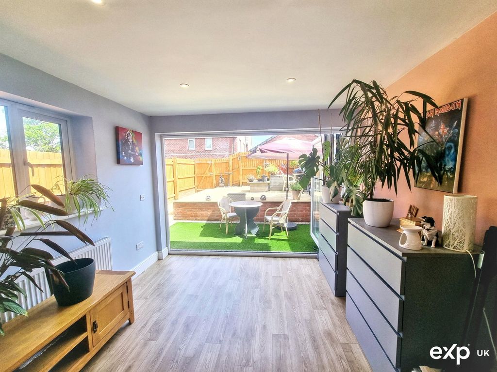 Property photo 3 of 22