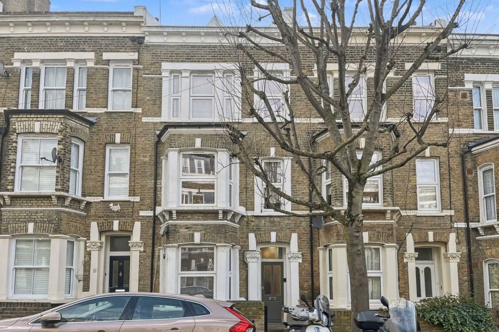 Property photo 1 of 15 9A Rush Hill Road, Battersea, London Sw11 5Nw