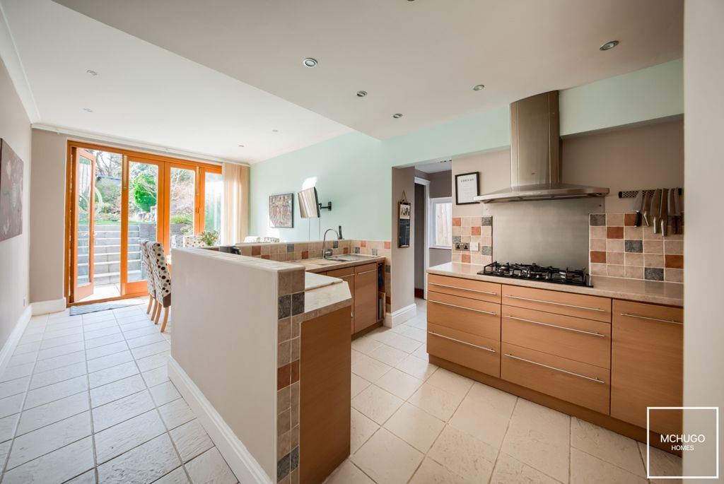 Property photo 3 of 22 Xt5A7768-Hdr(3)