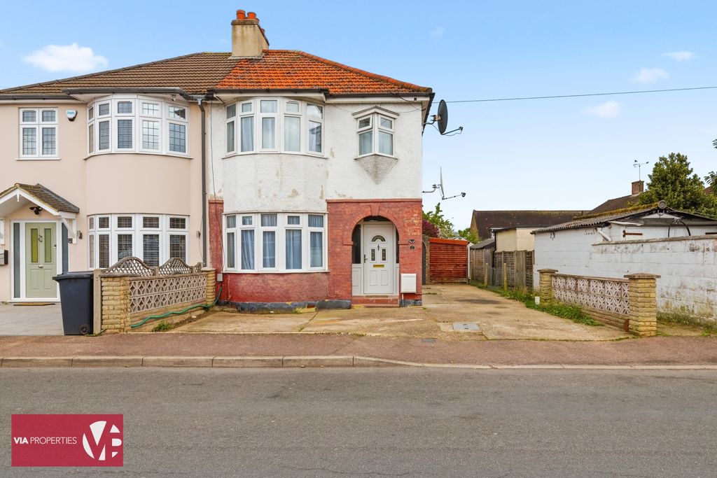 Property photo 1 of 17 Photo 16