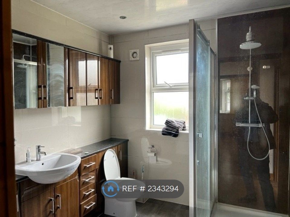 Property photo 1 of 8 Main Bathroom