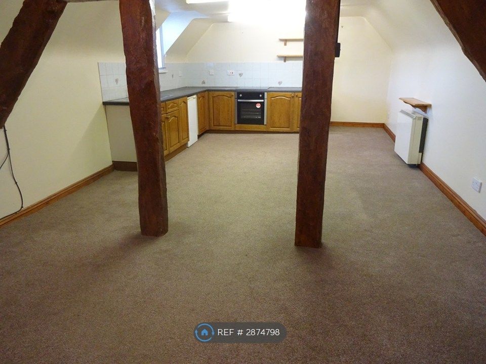 Property photo 2 of 4 Open-Plan Living Room/Kitchen