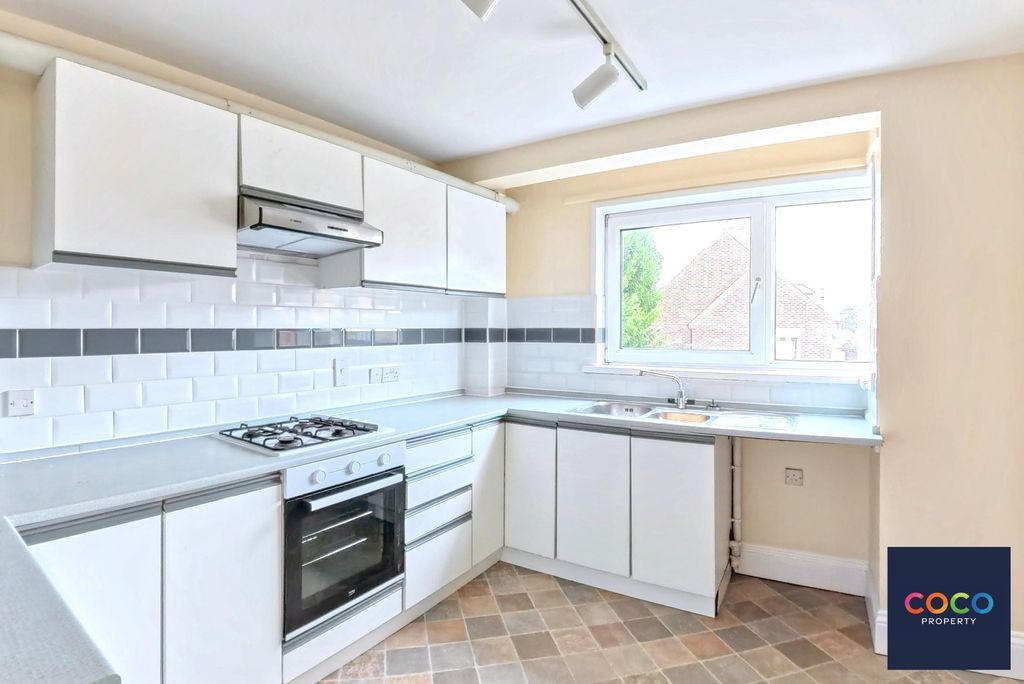 Property photo 3 of 9 5504425