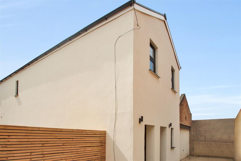 Property photo 1 of 10 Img_0596.Jpg