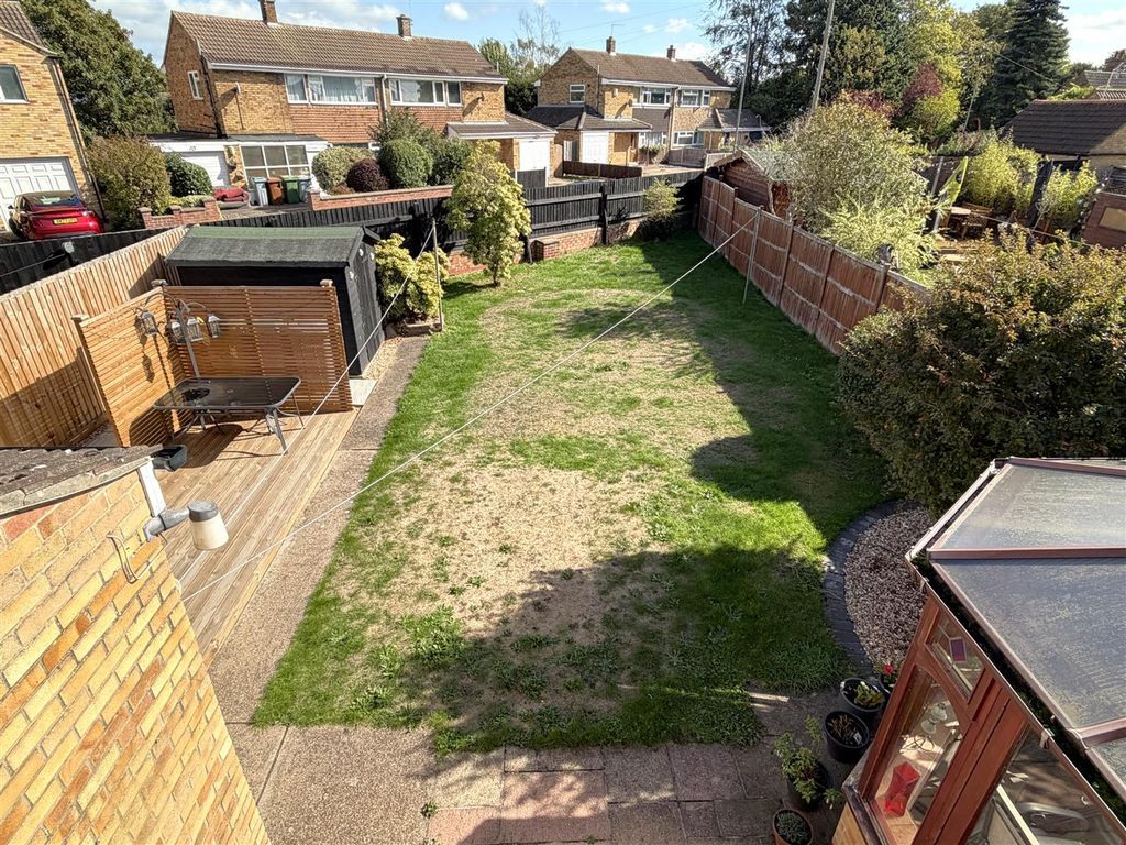 Property photo 3 of 20 Generous Rear Garden 704