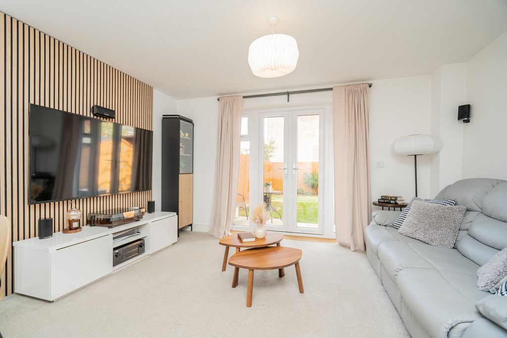 Property photo 2 of 22