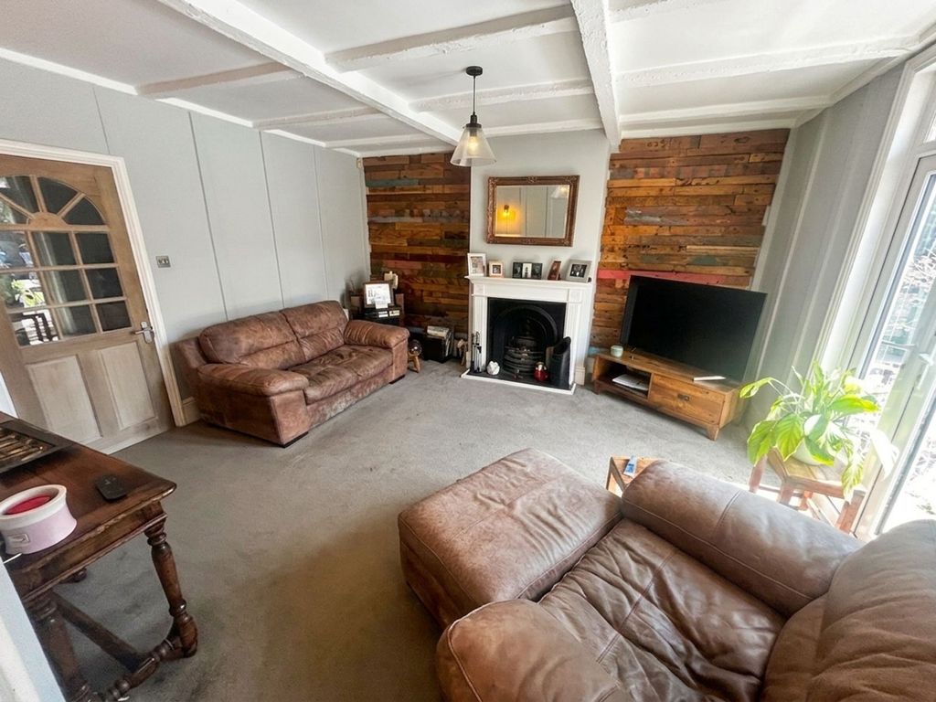 Property photo 3 of 37